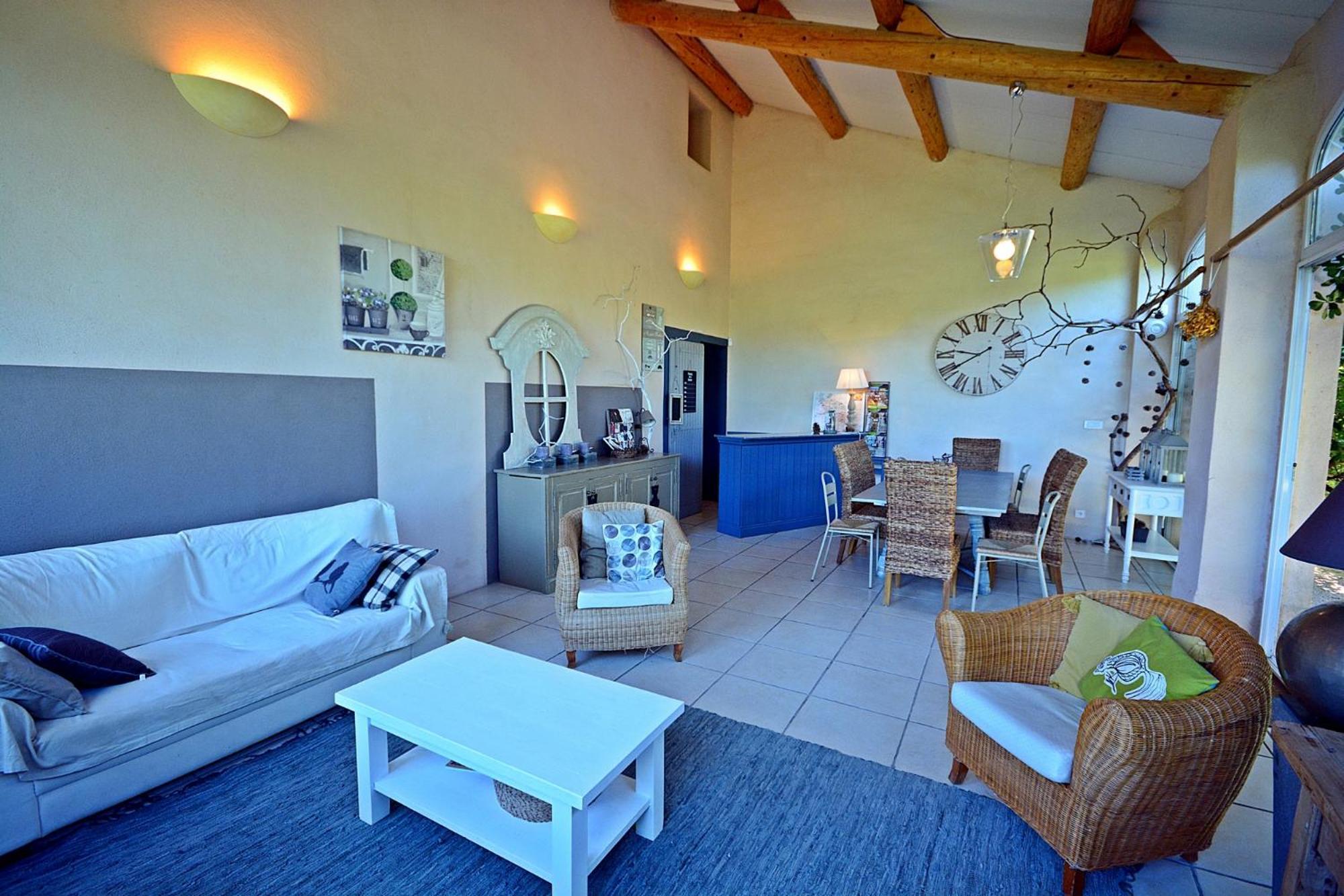Apartment Crillon - Mas Les Fleurs D'hilaire